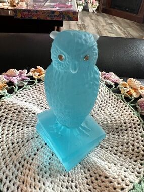 Westmoreland Frost Sky Blue Glass Owl Accent Figurine for Home Decor